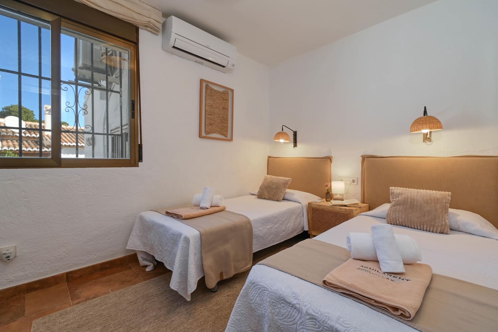   5 soveværelse   ferieVilla i Javea / Xabia   med   swimmingpool  garage  - € 1.485 (Ref: 9755268)