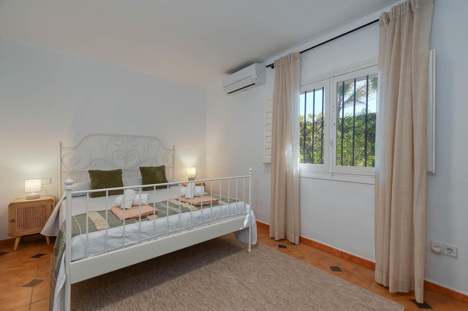   4 soveværelse   ferieVilla i Javea / Xabia   med   swimmingpool  garage  - € 1.322 (Ref: 9755269)