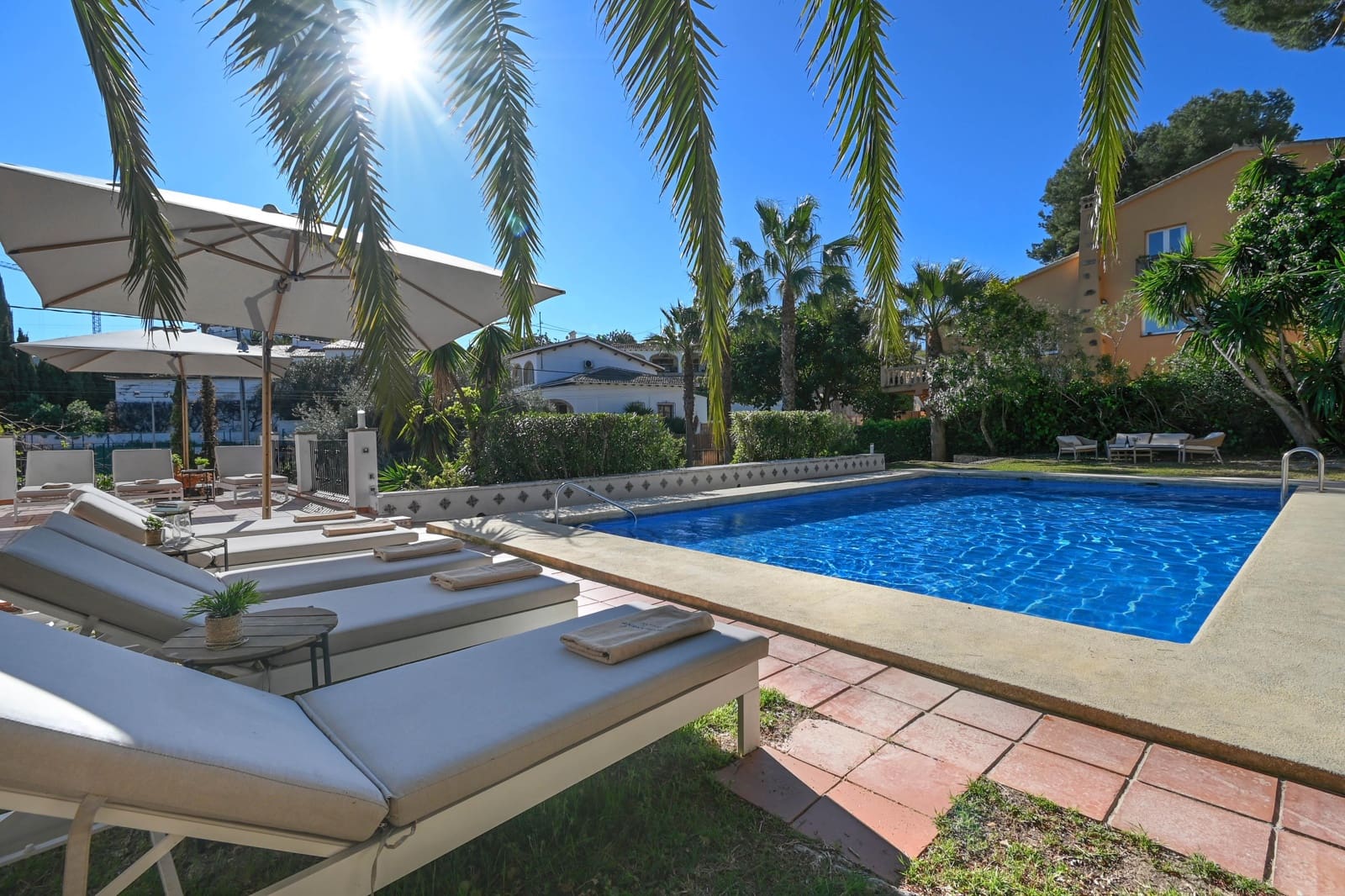   4 soveværelse   ferieVilla i Javea / Xabia   med   swimmingpool  garage  - € 1.322 (Ref: 9755269)