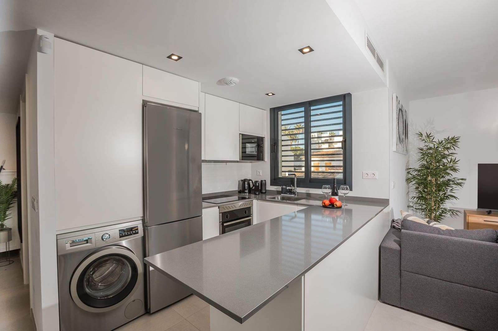 2 sovrum Lägenhet för semesterbostäder i Arenal med pool garage - 718 € (Ref: 9758385)