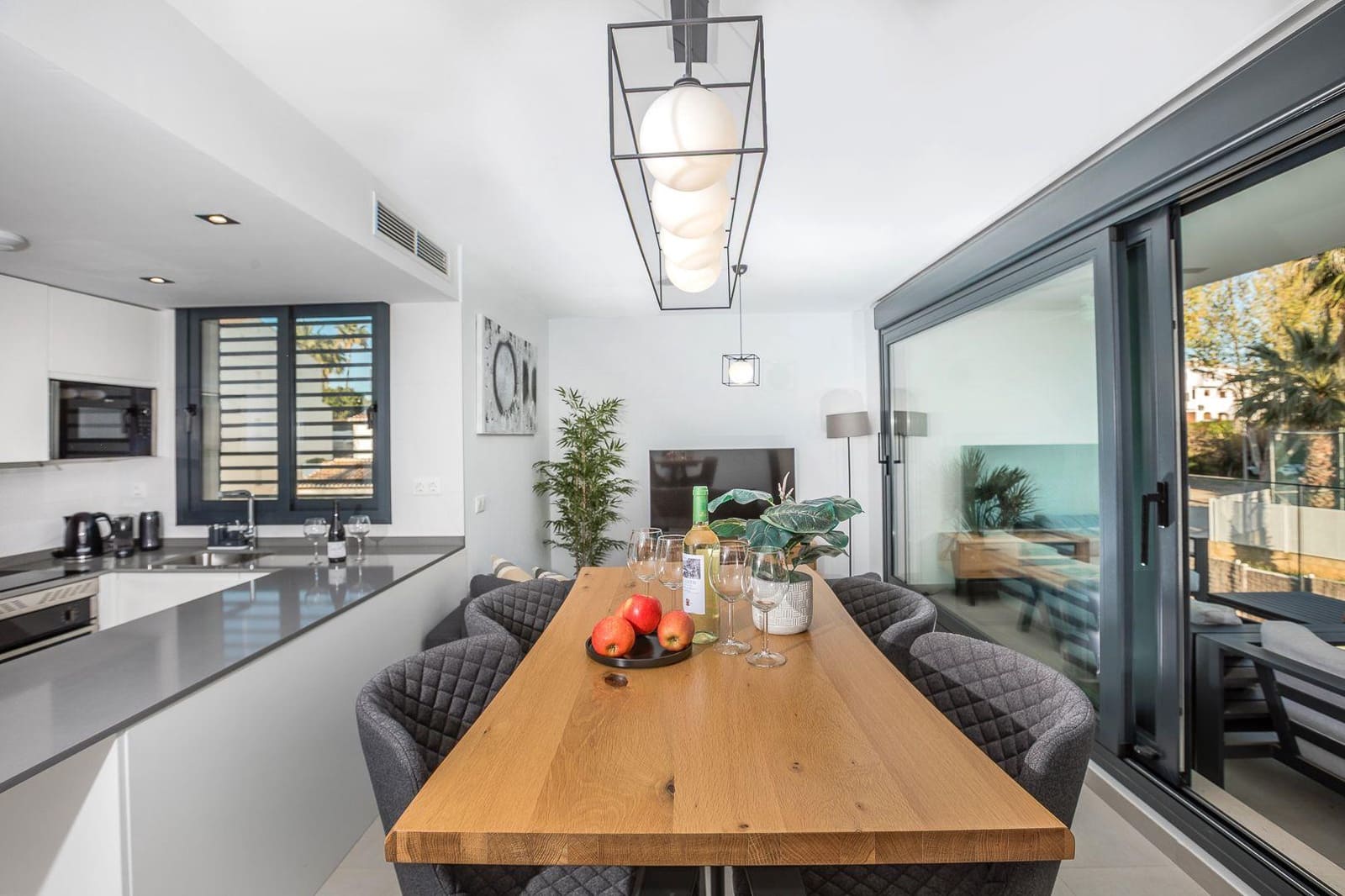 2 sovrum Lägenhet för semesterbostäder i Arenal med pool garage - 718 € (Ref: 9758385)