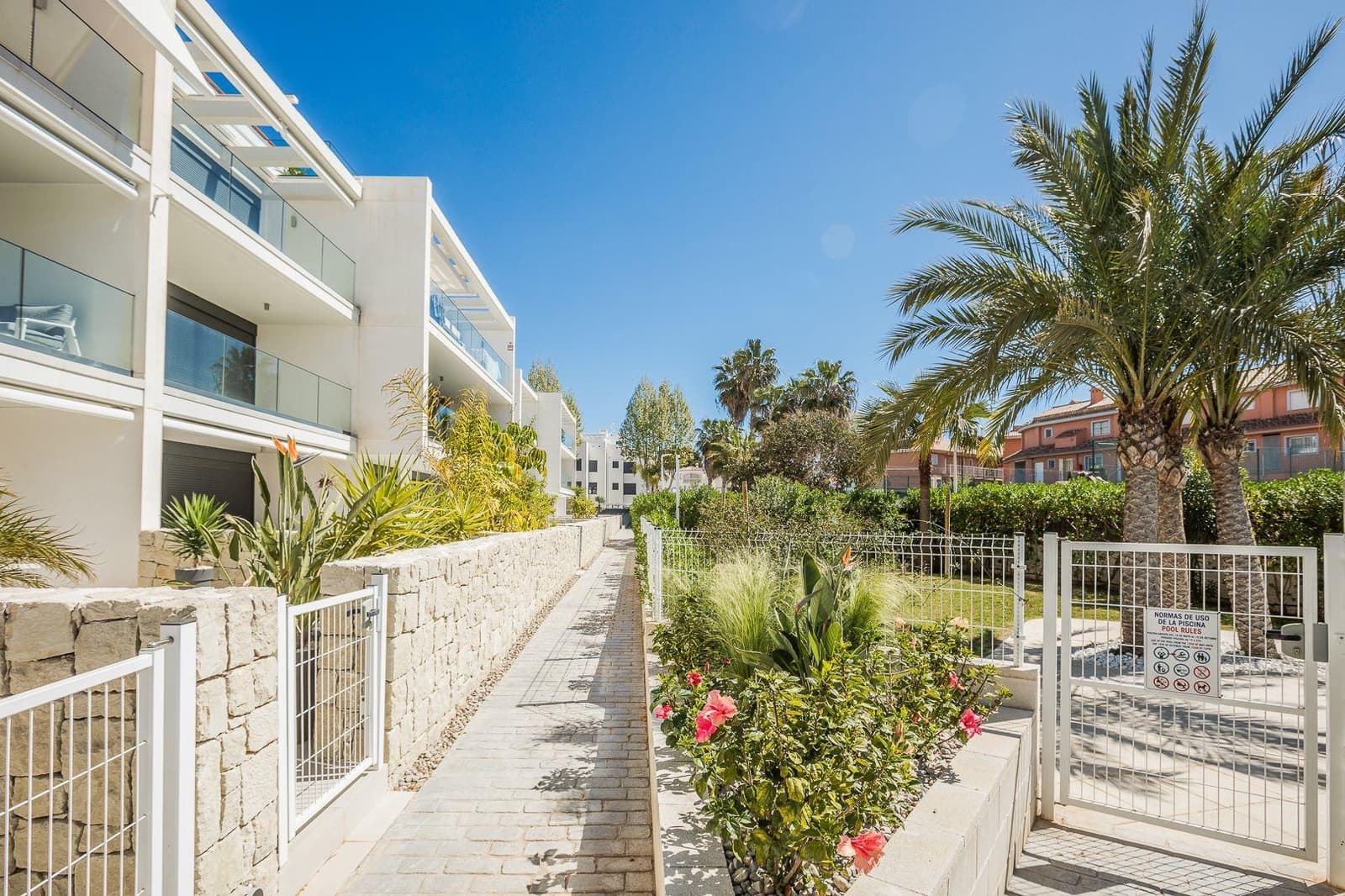 2 sovrum Lägenhet för semesterbostäder i Arenal med pool garage - 718 € (Ref: 9758385)