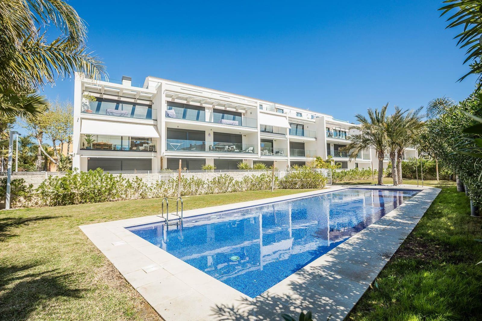 2 sovrum Lägenhet för semesterbostäder i Arenal med pool garage - 718 € (Ref: 9758385)