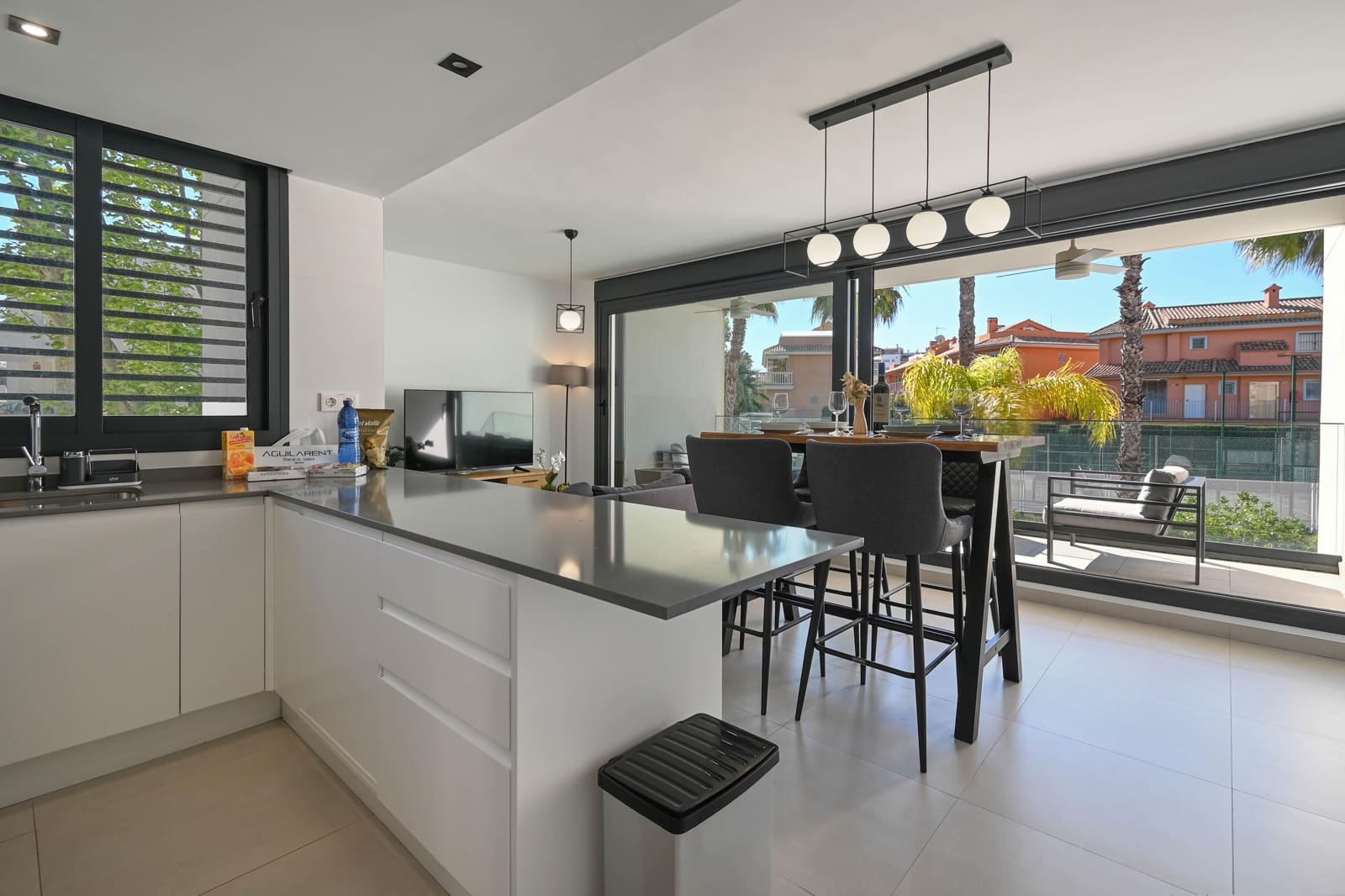 2 sovrum Lägenhet för semesterbostäder i Arenal med pool garage - 718 € (Ref: 9758385)