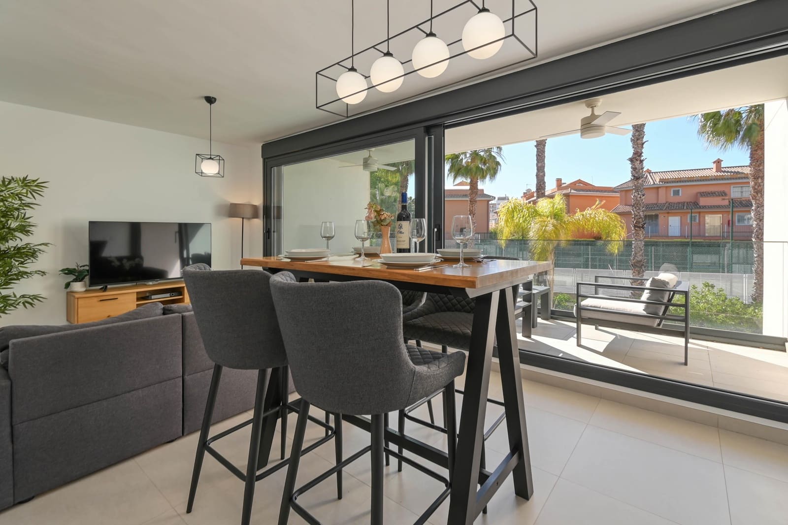 2 sovrum Lägenhet för semesterbostäder i Arenal med pool garage - 718 € (Ref: 9758385)