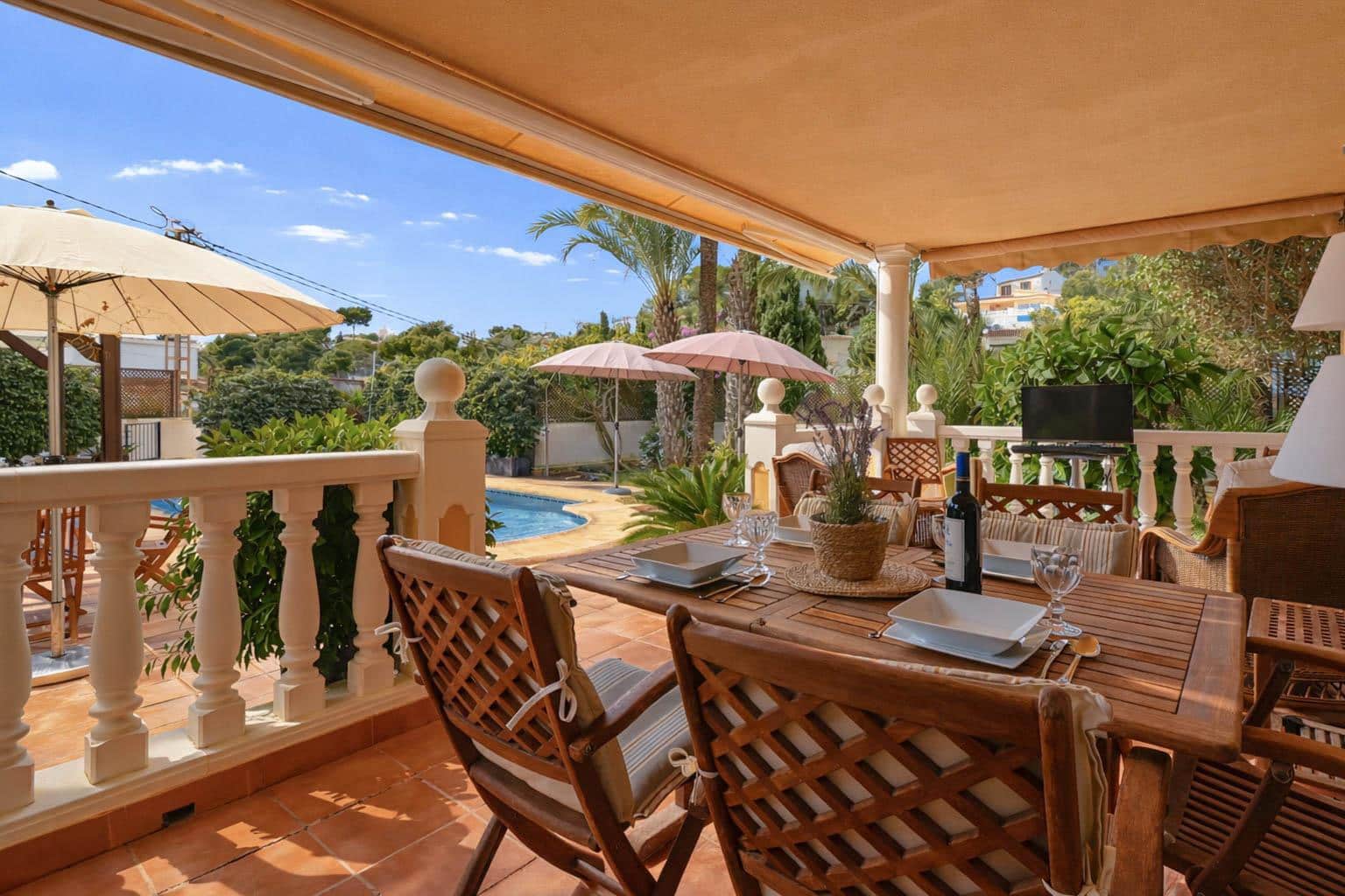 Chalet de 4 habitaciones en Moraira en alquiler vacacional con piscina garaje - 1.550 € (Ref: 9758388)