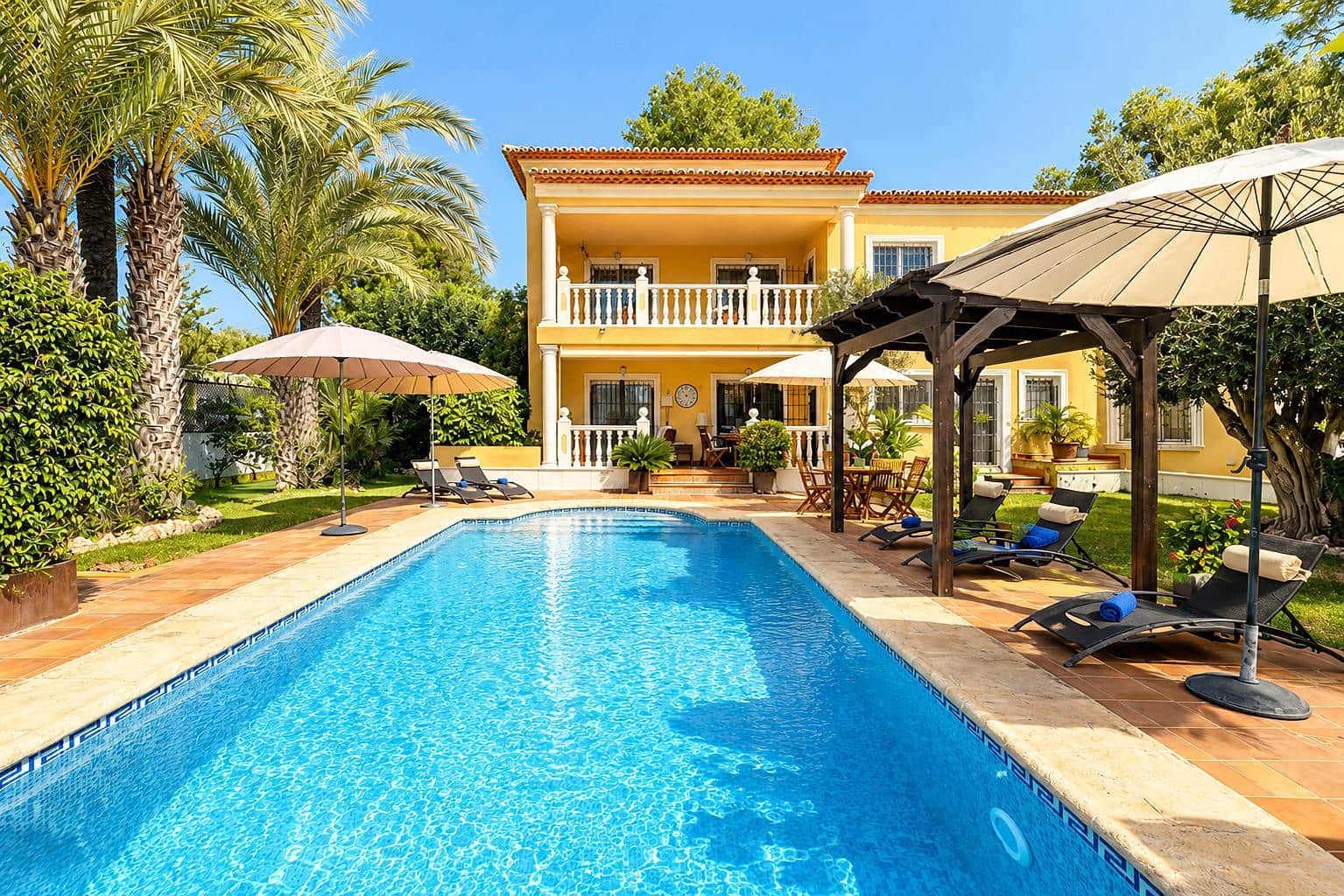 Chalet de 4 habitaciones en Moraira en alquiler vacacional con piscina garaje - 1.550 € (Ref: 9758388)