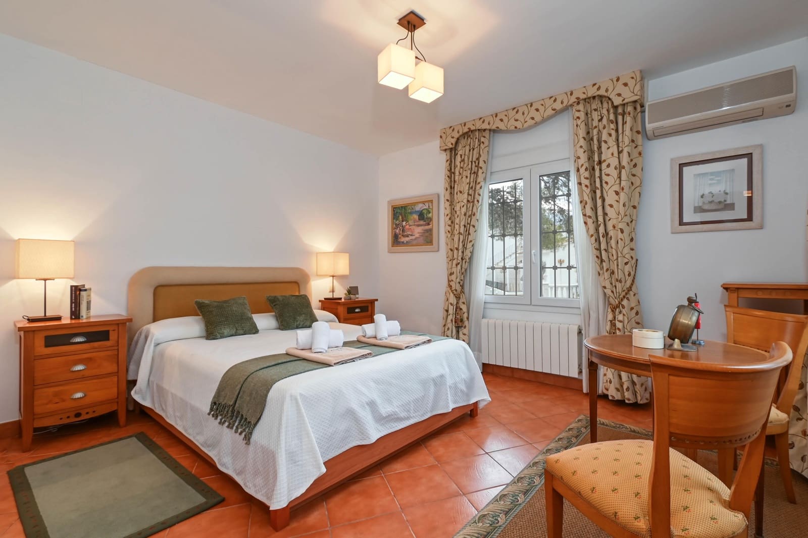 Chalet de 4 habitaciones en Moraira en alquiler vacacional con piscina garaje - 1.550 € (Ref: 9758388)