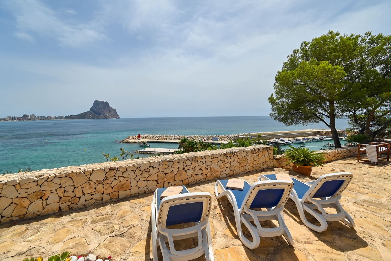 3 sypialnia Willa na kwatery wakacyjne w Calpe / Calp z basenem garażem - 1 487 € (Ref: 9807556)