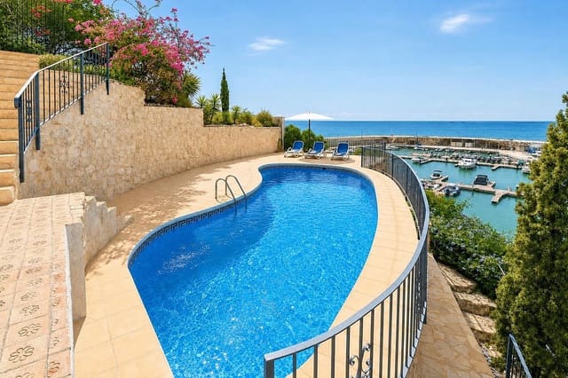 3 makuuhuone Huvila lomavuokrausta paikassa Canuta, Calpe / Calp mukana uima-altaan 
autotalli - 1 487 € (Ref: 9807556)