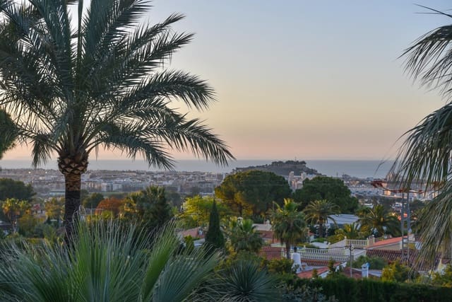 4 camera da letto Villa da affitare come casa vacanza in El Montgó, Dénia con piscina garage - 2.221 € (Rif: 9821931)