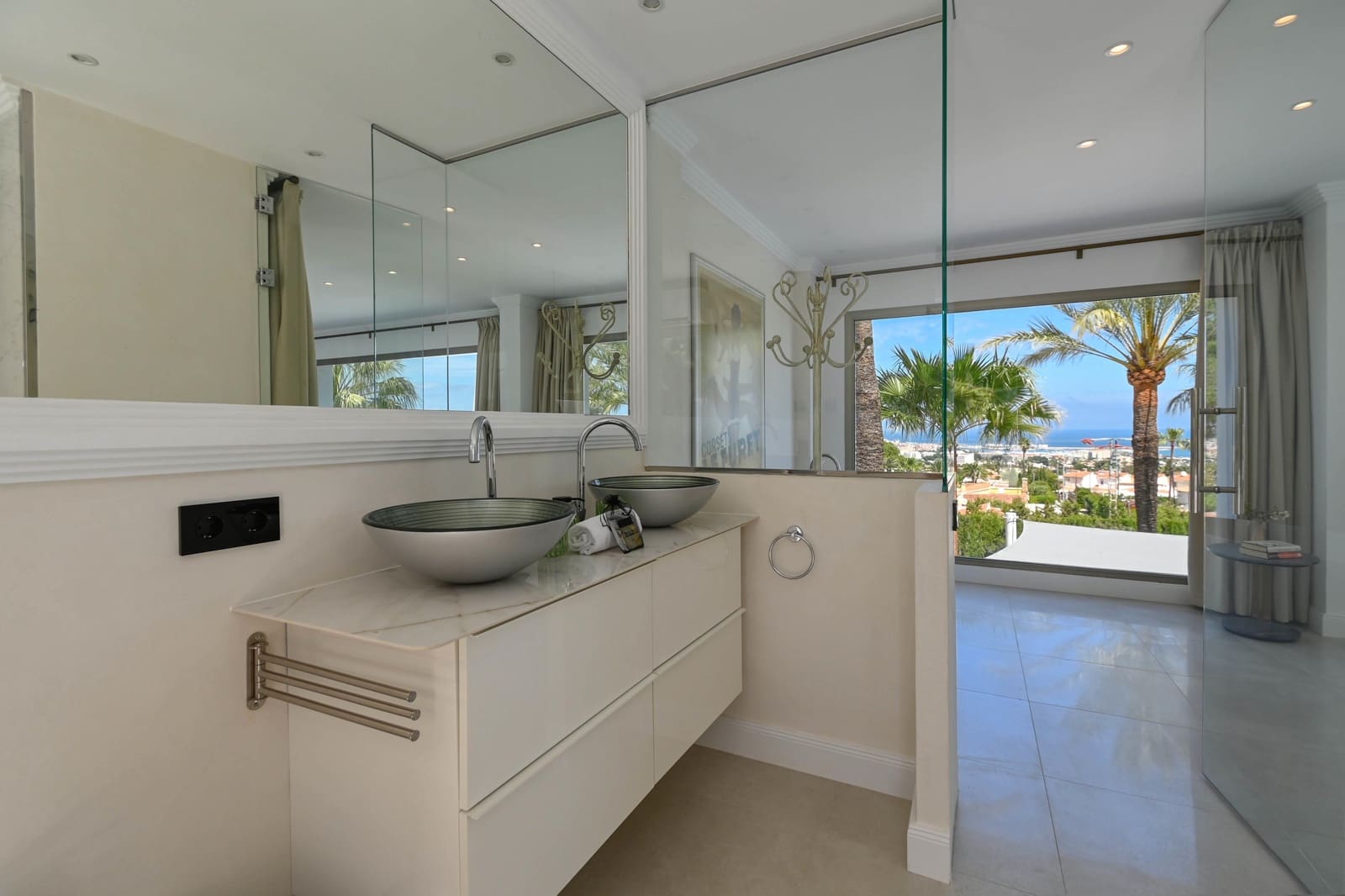 5 bedroom Villa for holiday rental in Denia with pool garage - € 2,761 (Ref: 9821932)