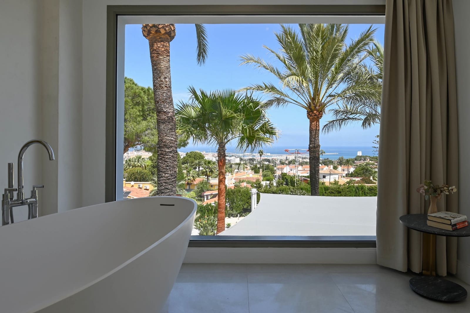 5 bedroom Villa for holiday rental in Denia with pool garage - € 2,761 (Ref: 9821932)