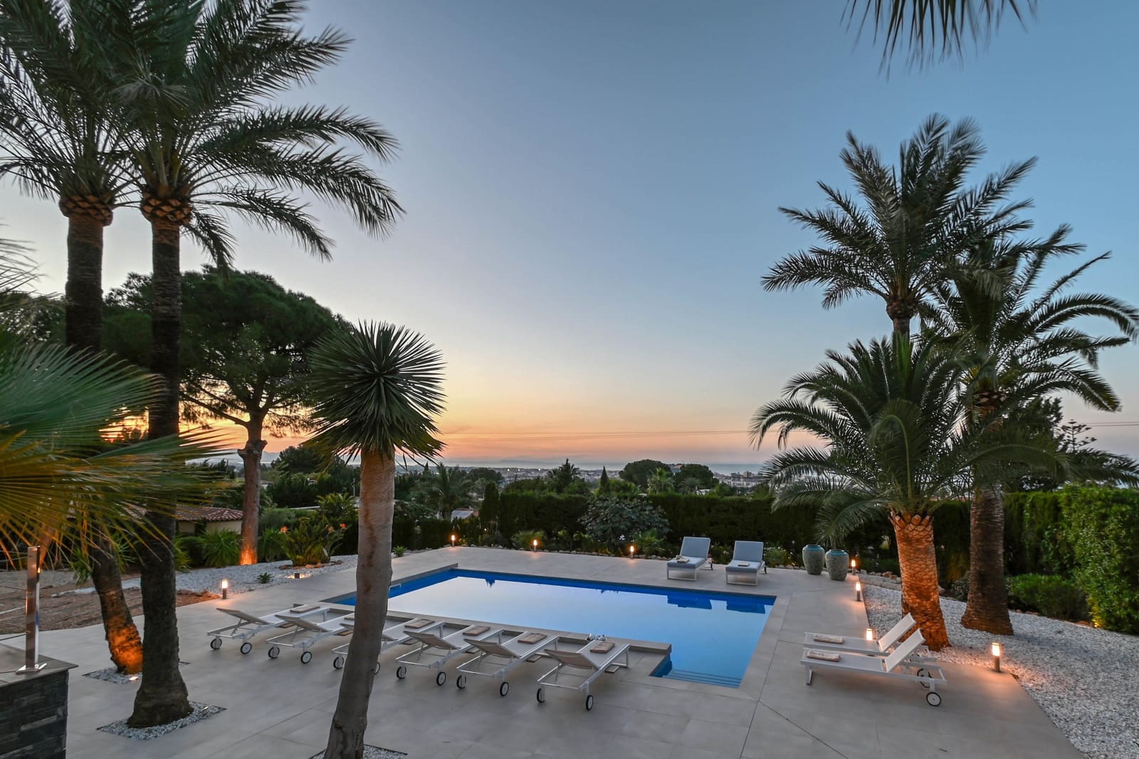5 bedroom Villa for holiday rental in Denia with pool garage - € 2,761 (Ref: 9821932)