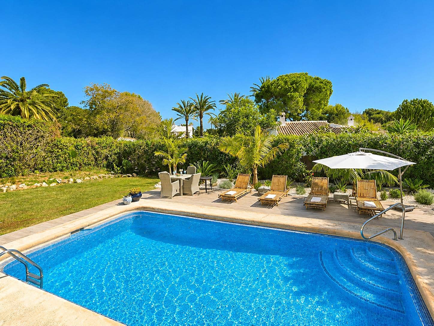   2 soveværelse   ferieVilla i Javea / Xabia   med   swimmingpool  garage  - € 886 (Ref: 9828227)
