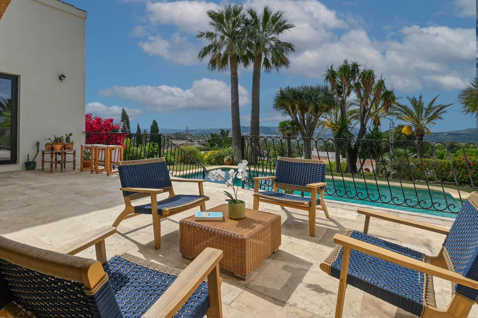 4 bedroom Villa for holiday rental in Javea / Xabia with pool garage - € 1,691 (Ref: 9848952)