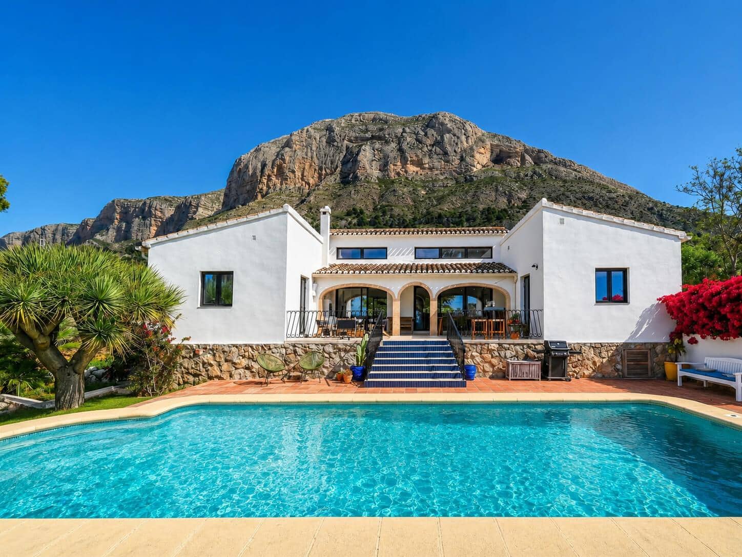   4 soveværelse   ferieVilla i Javea / Xabia   med   swimmingpool  garage  - € 1.691 (Ref: 9848952)