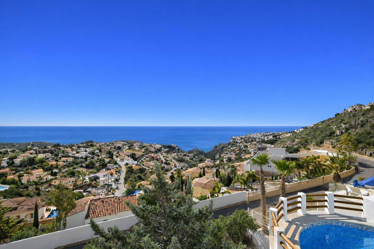 3 bedroom Villa for holiday rental in Cumbre del Sol with pool garage - € 1,262 (Ref: 9850859)