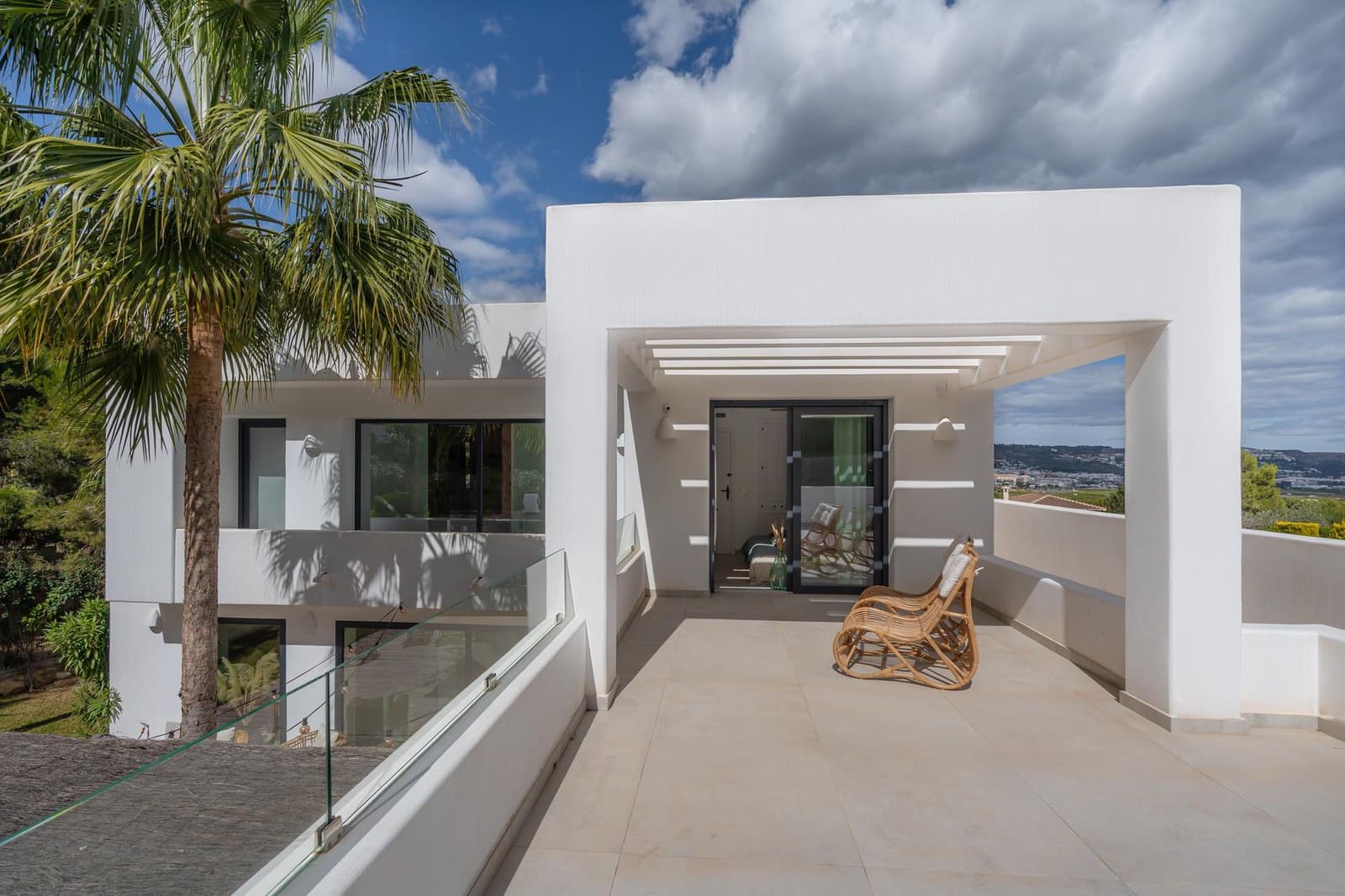 4 bedroom Villa for holiday rental in Javea / Xabia with pool garage - € 1,710 (Ref: 9850860)