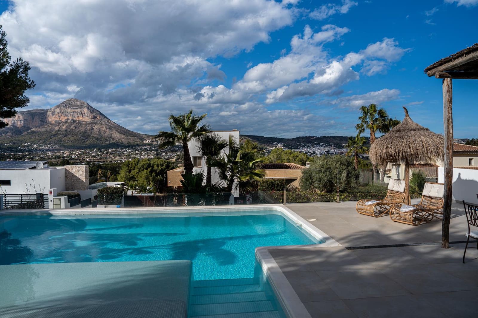 4 bedroom Villa for holiday rental in Javea / Xabia with pool garage - € 1,710 (Ref: 9850860)