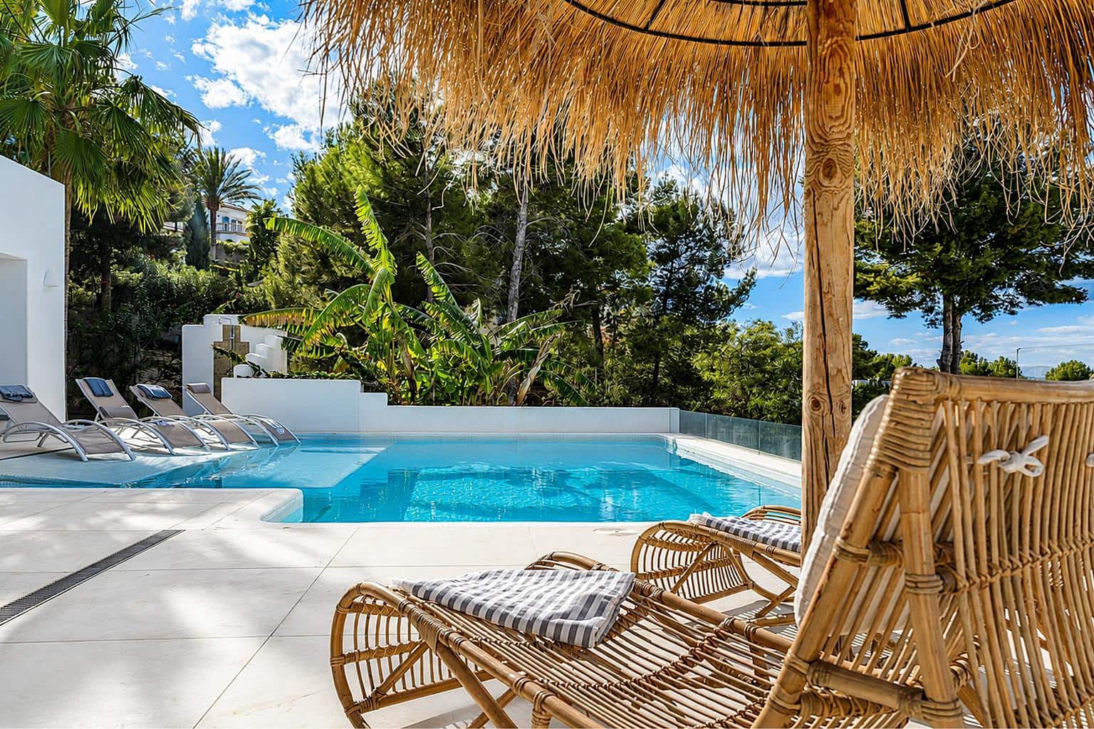 4 bedroom Villa for holiday rental in Javea / Xabia with pool garage - € 1,710 (Ref: 9850860)