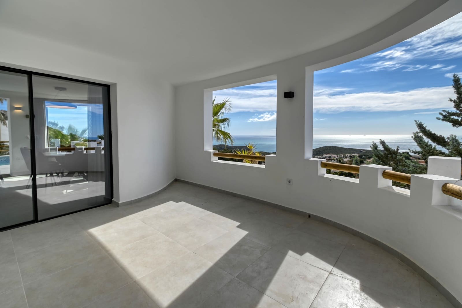 5 bedroom Villa for holiday rental in Cumbre del Sol with pool garage - € 1,845 (Ref: 9850861)