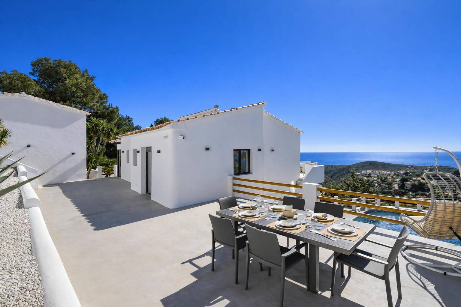 5 bedroom Villa for holiday rental in Cumbre del Sol with pool garage - € 1,845 (Ref: 9850861)