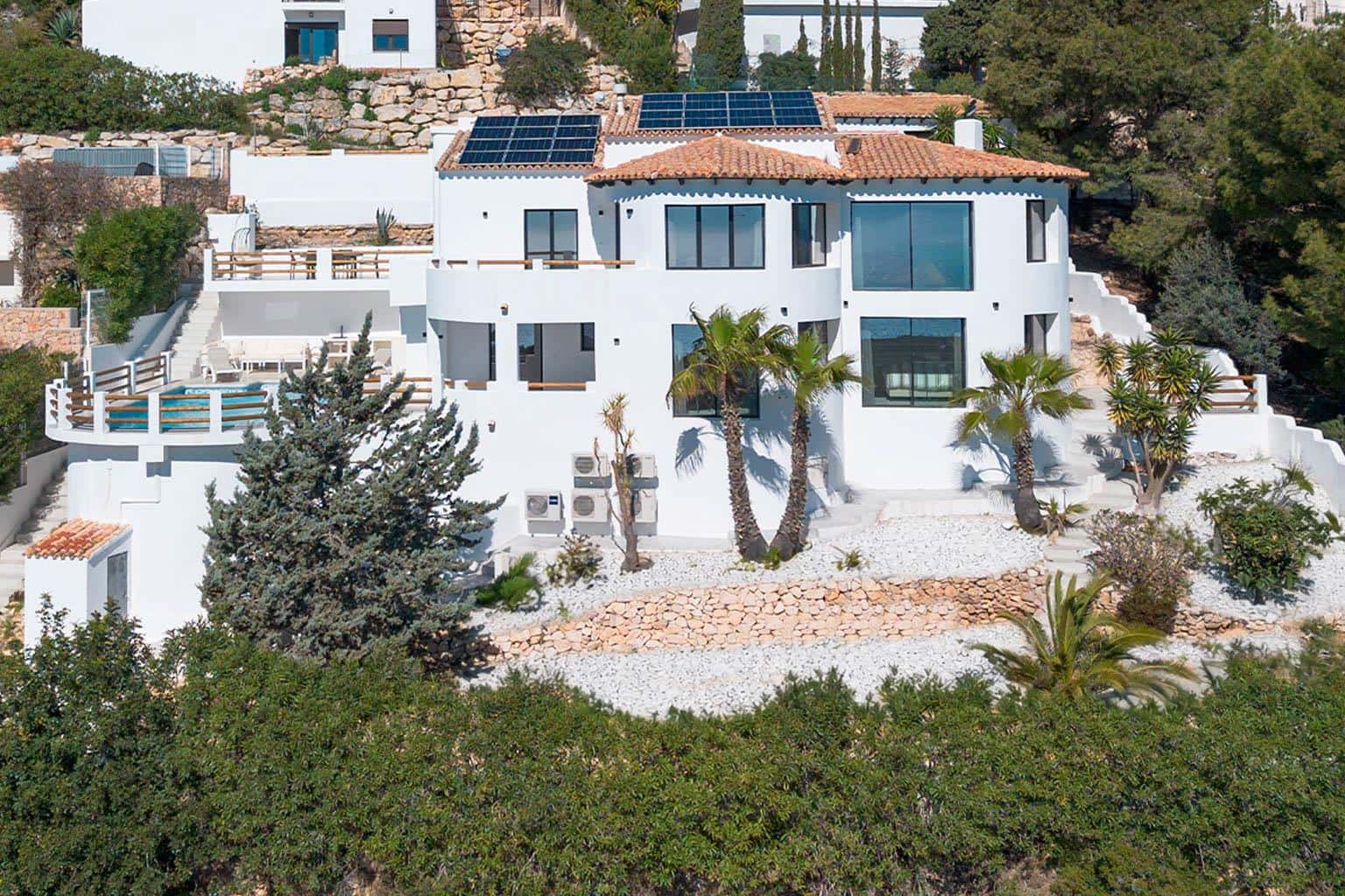 5 bedroom Villa for holiday rental in Cumbre del Sol with pool garage - € 1,845 (Ref: 9850861)