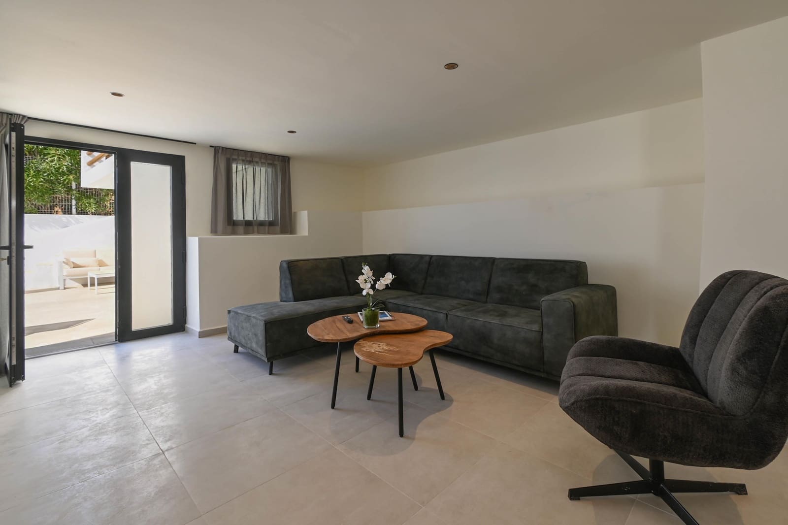 5 bedroom Villa for holiday rental in Cumbre del Sol with pool garage - € 1,845 (Ref: 9850861)