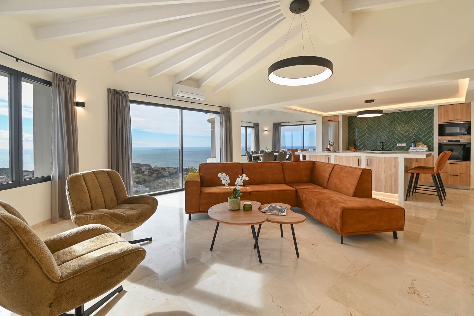 4 bedroom Villa for holiday rental in Cumbre del Sol with pool garage - € 1,613 (Ref: 9850862)
