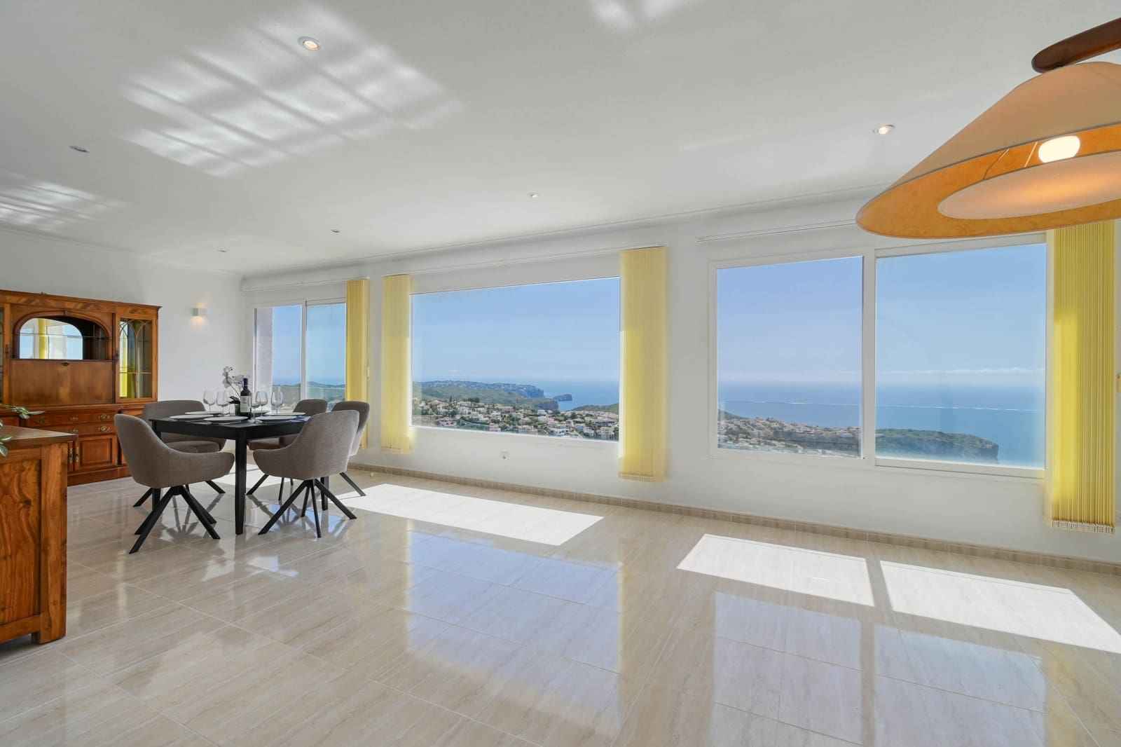 3 bedroom Villa for holiday rental in Cumbre del Sol with pool - € 703 (Ref: 9926671)