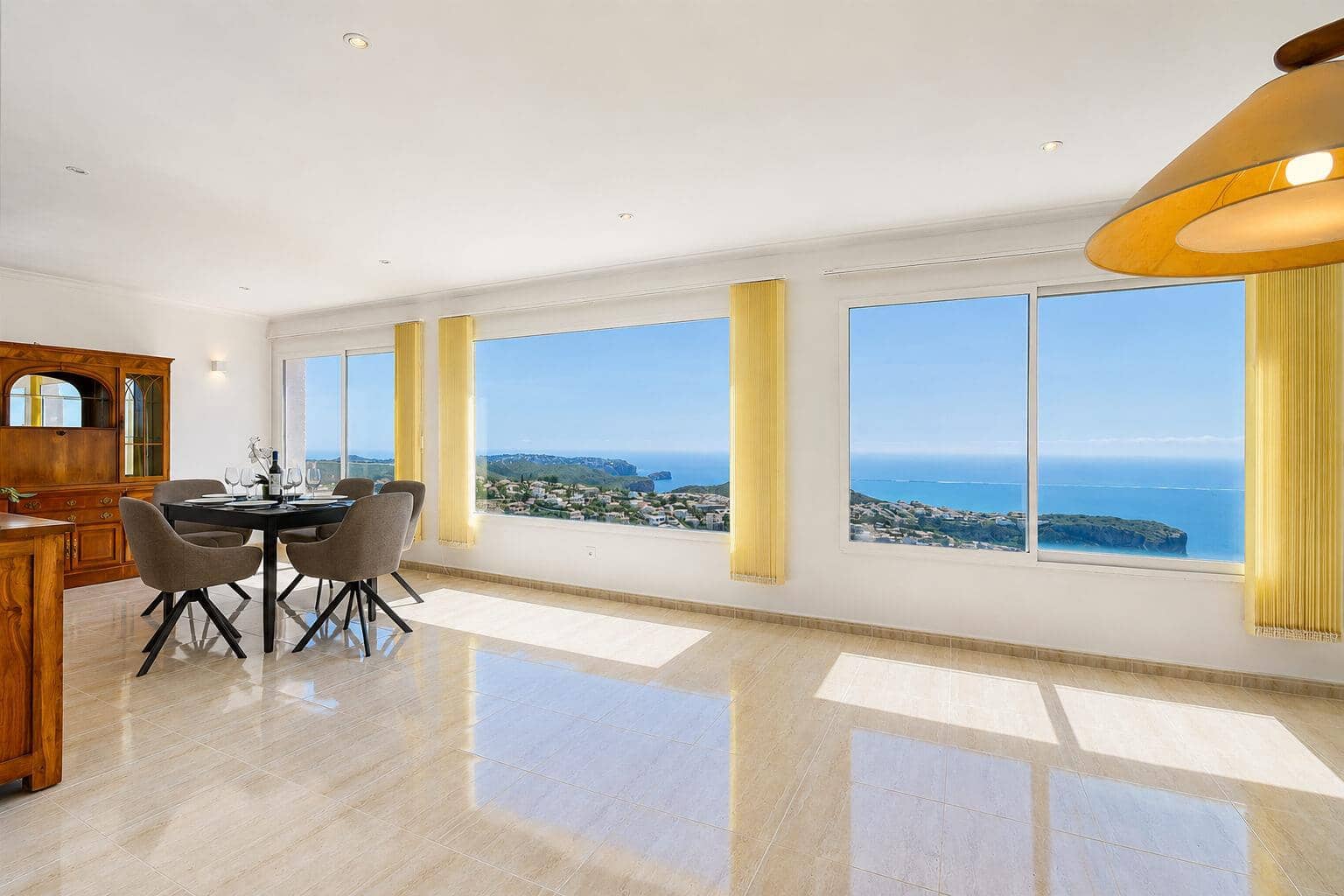   3 soveværelse   ferieVilla i Cumbre del Sol   med   swimmingpool   - € 703 (Ref: 9926671)
