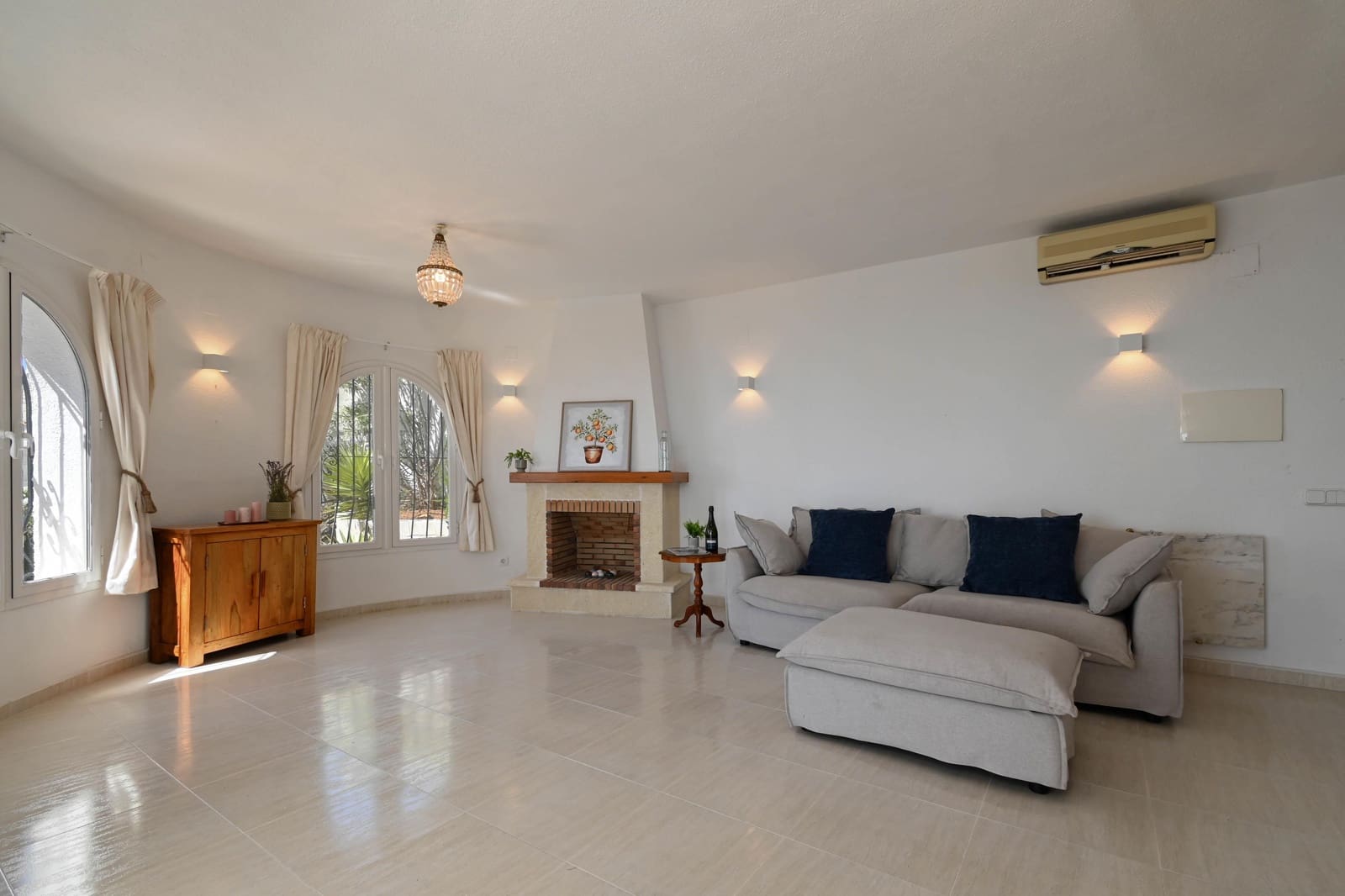   3 soveværelse   ferieVilla i Cumbre del Sol   med   swimmingpool   - € 703 (Ref: 9926671)