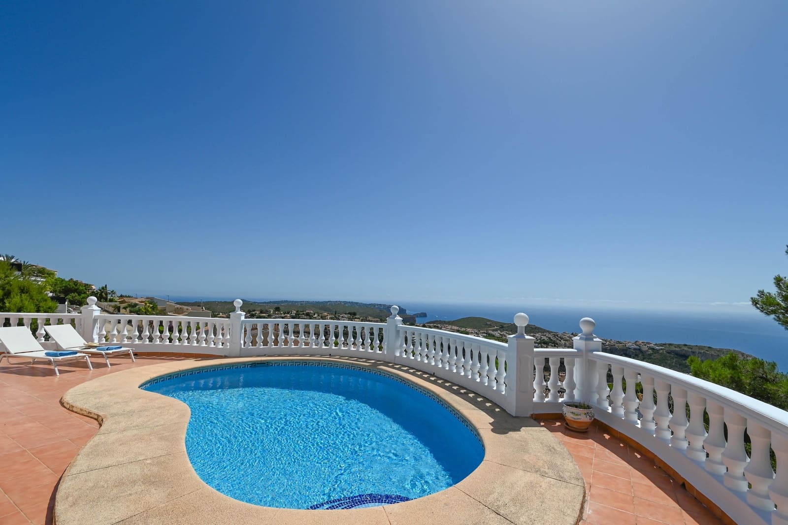  3 soveværelse   ferieVilla i Cumbre del Sol   med   swimmingpool   - € 703 (Ref: 9926671)