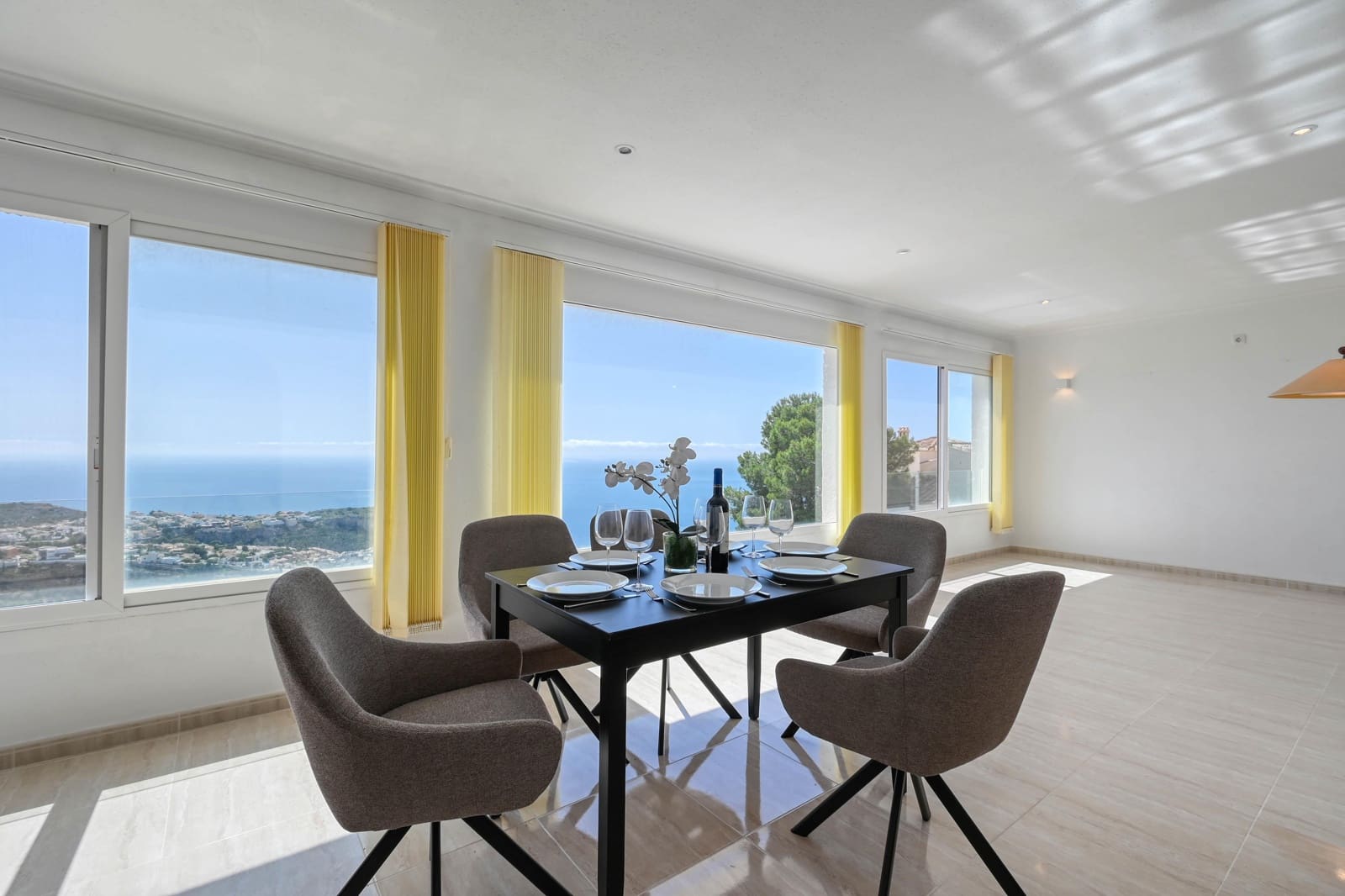   3 soveværelse   ferieVilla i Cumbre del Sol   med   swimmingpool   - € 703 (Ref: 9926671)