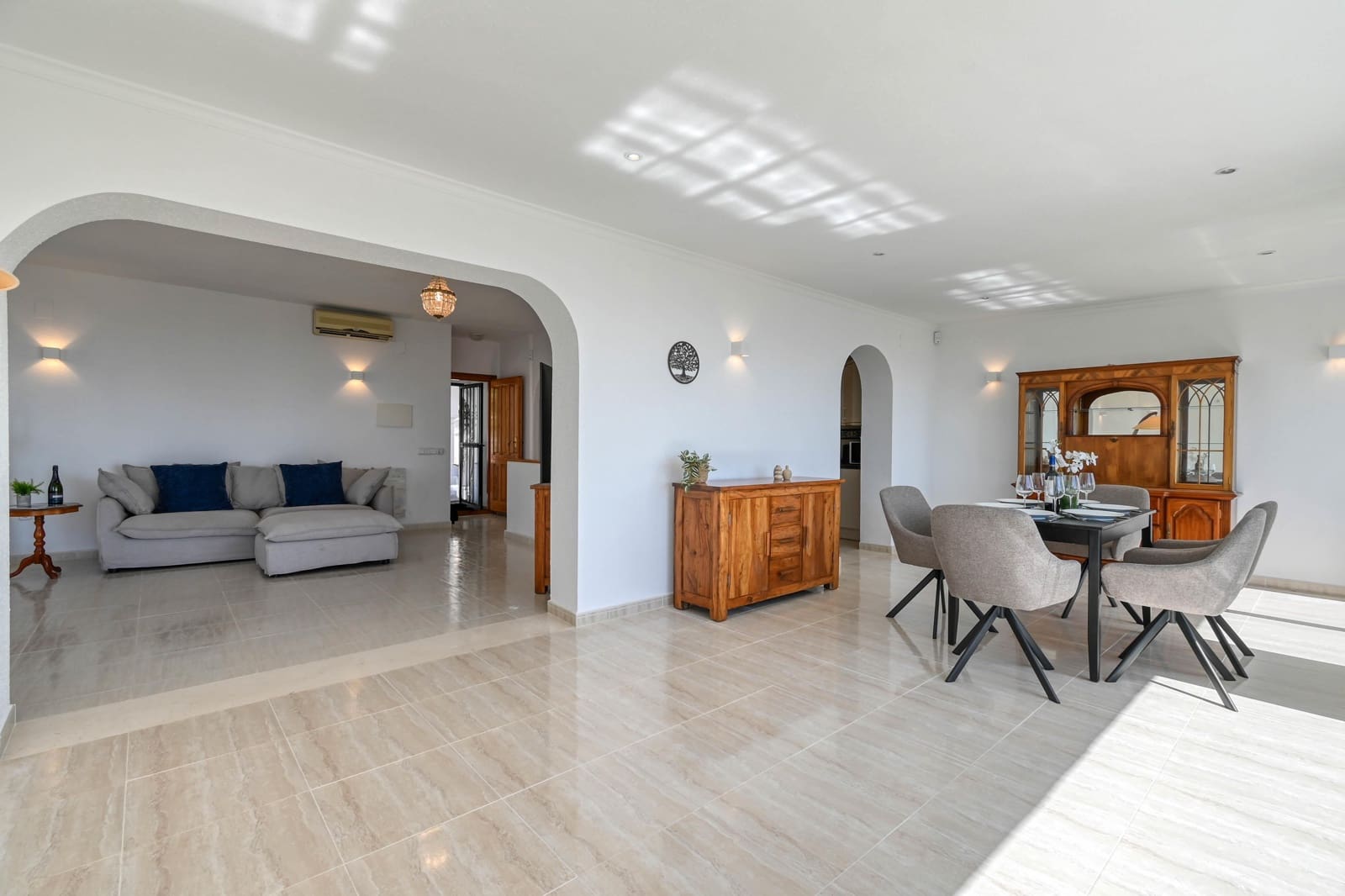   3 soveværelse   ferieVilla i Cumbre del Sol   med   swimmingpool   - € 703 (Ref: 9926671)