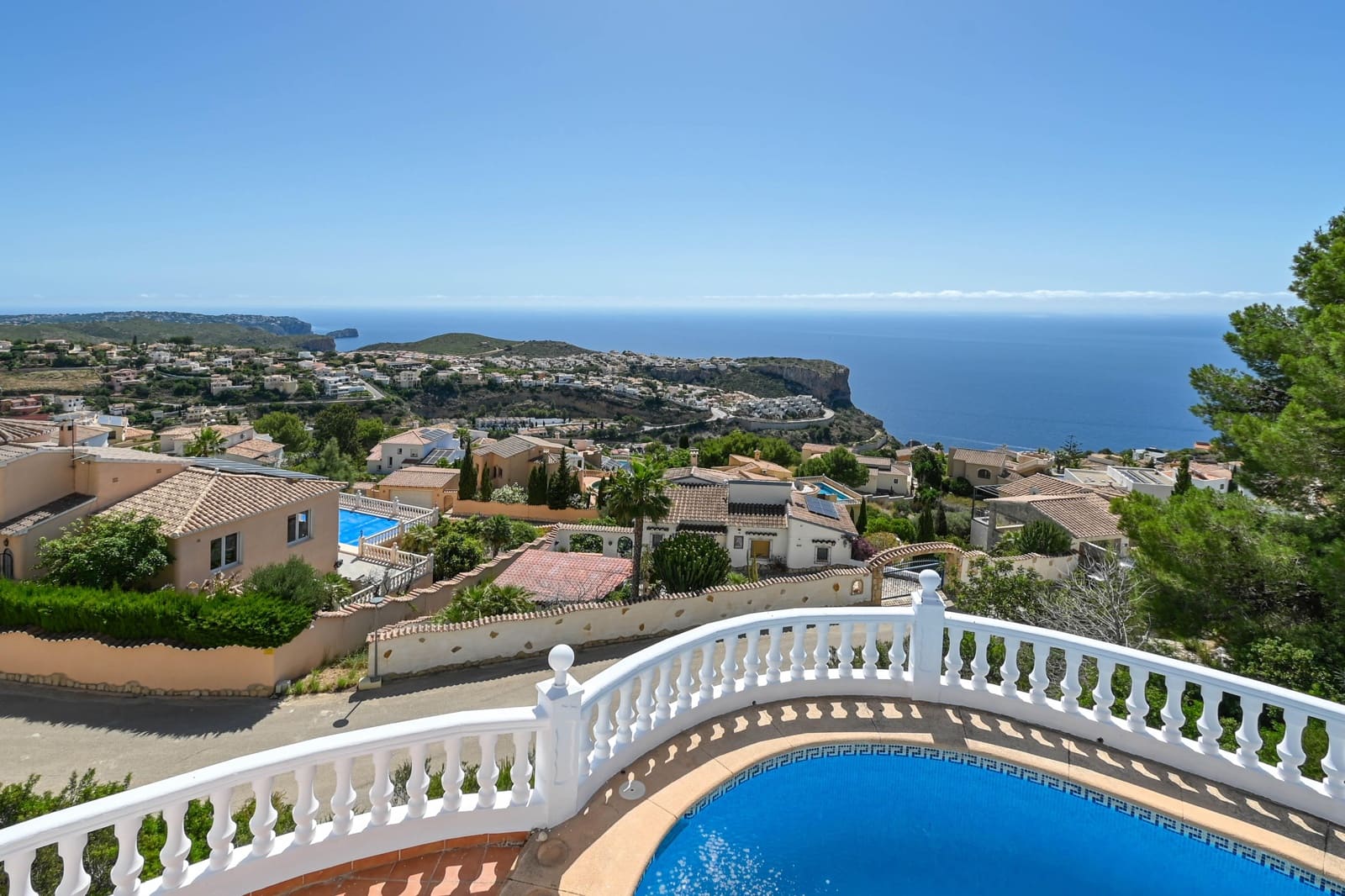   3 soveværelse   ferieVilla i Cumbre del Sol   med   swimmingpool   - € 703 (Ref: 9926671)
