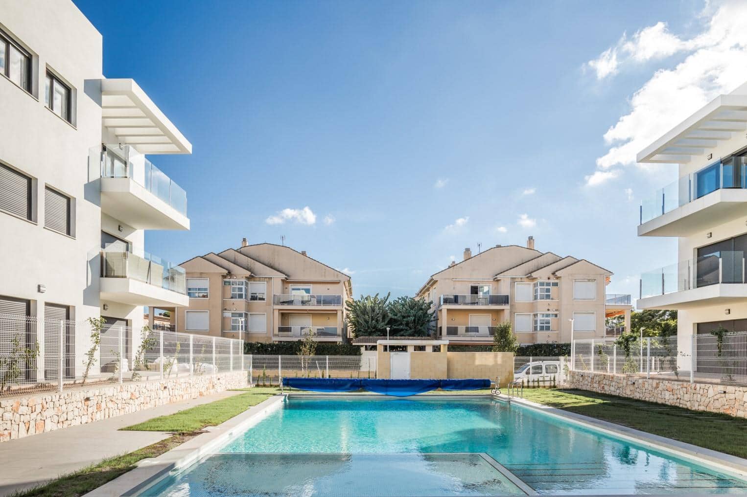 Apartamento de 2 habitaciones en Arenal en alquiler vacacional con piscina garaje - 740 € (Ref: 9984295)