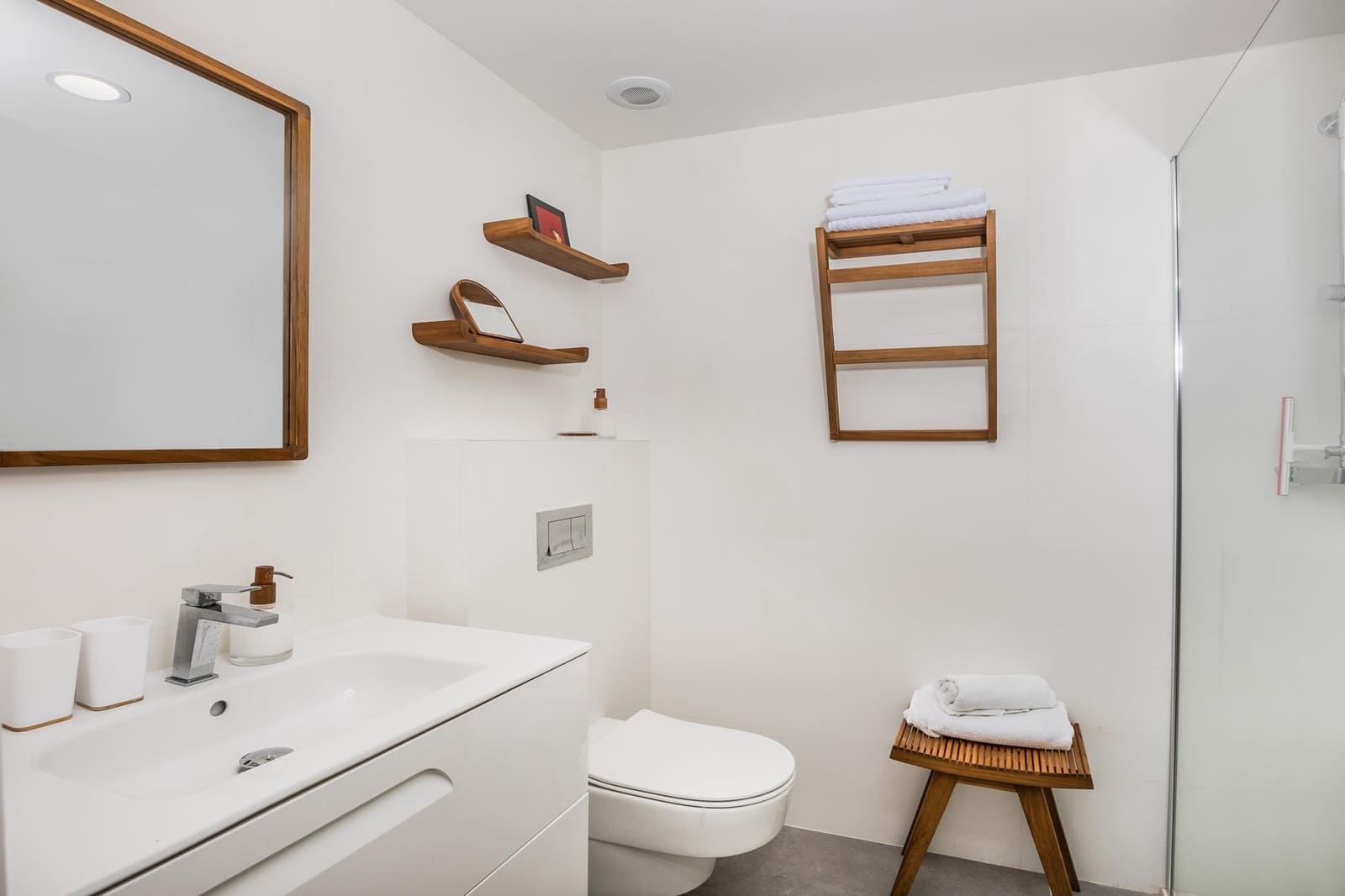 Apartamento de 2 habitaciones en Arenal en alquiler vacacional con piscina garaje - 740 € (Ref: 9984295)