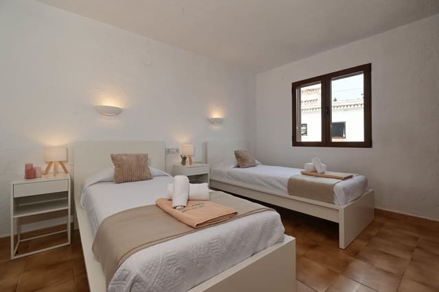 2 soverom Finca/Herregård til salgs i Montañar - El Arenal, Javea / Xàbia med svømmebasseng - € 593 (Ref: 9999506)