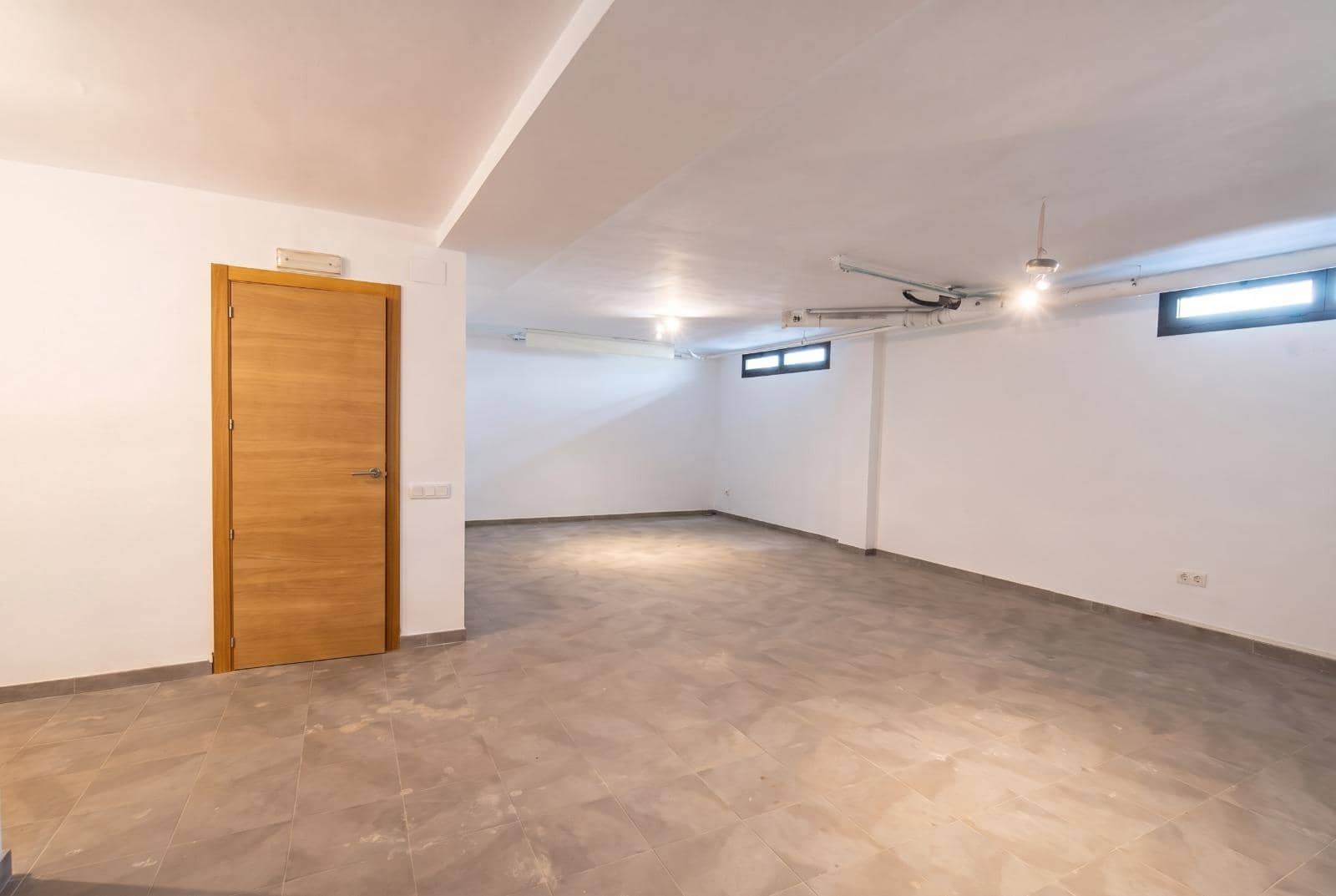 4 soverom Villa til salgs i Castello de la Plana med svømmebasseng garasje - € 750 000 (Ref: 10171950)