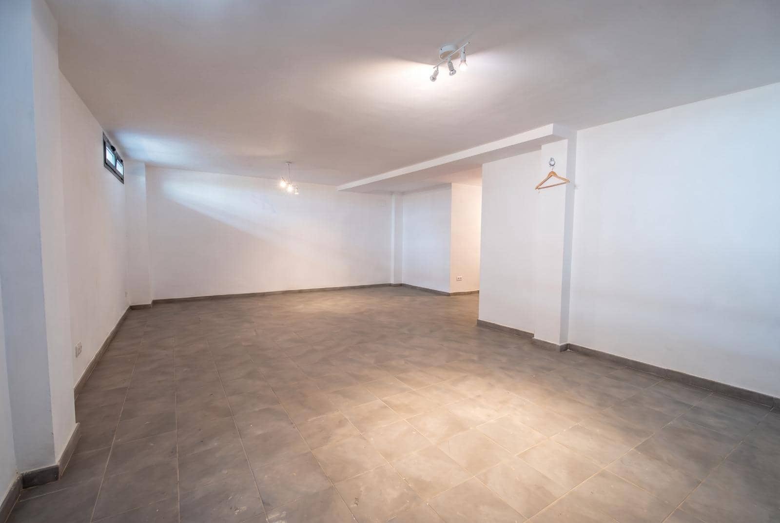 4 soverom Villa til salgs i Castello de la Plana med svømmebasseng garasje - € 750 000 (Ref: 10171950)
