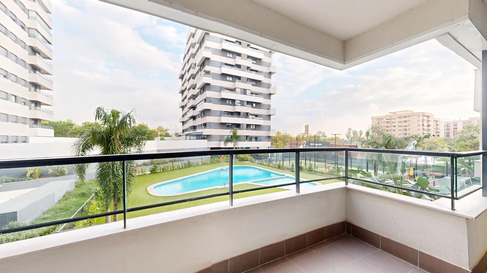 3 soverom Leilighet til salgs i Valencia by med svømmebasseng garasje - € 485 000 (Ref: 10171955)