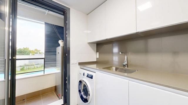 3 bedroom Flat for sale in Valencia city with pool garage - € 485,000 (Ref: 10171955)