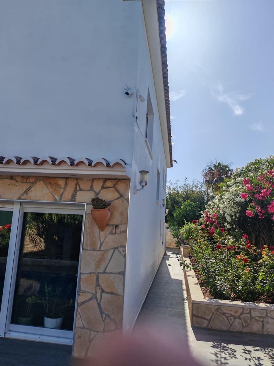 4 bedroom Villa for sale in Calpe / Calp with pool garage - € 750,000 (Ref: 10171957)