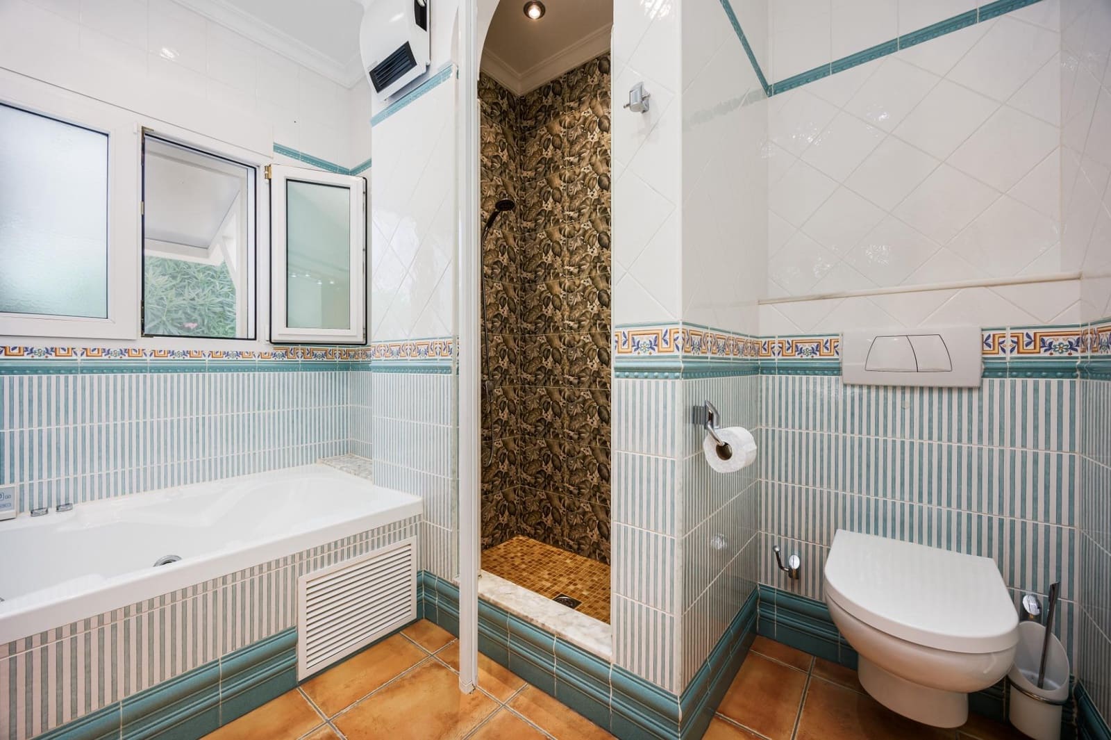Chalet de 3 habitaciones en Dénia en venta con piscina garaje - 900.000 € (Ref: 10171958)