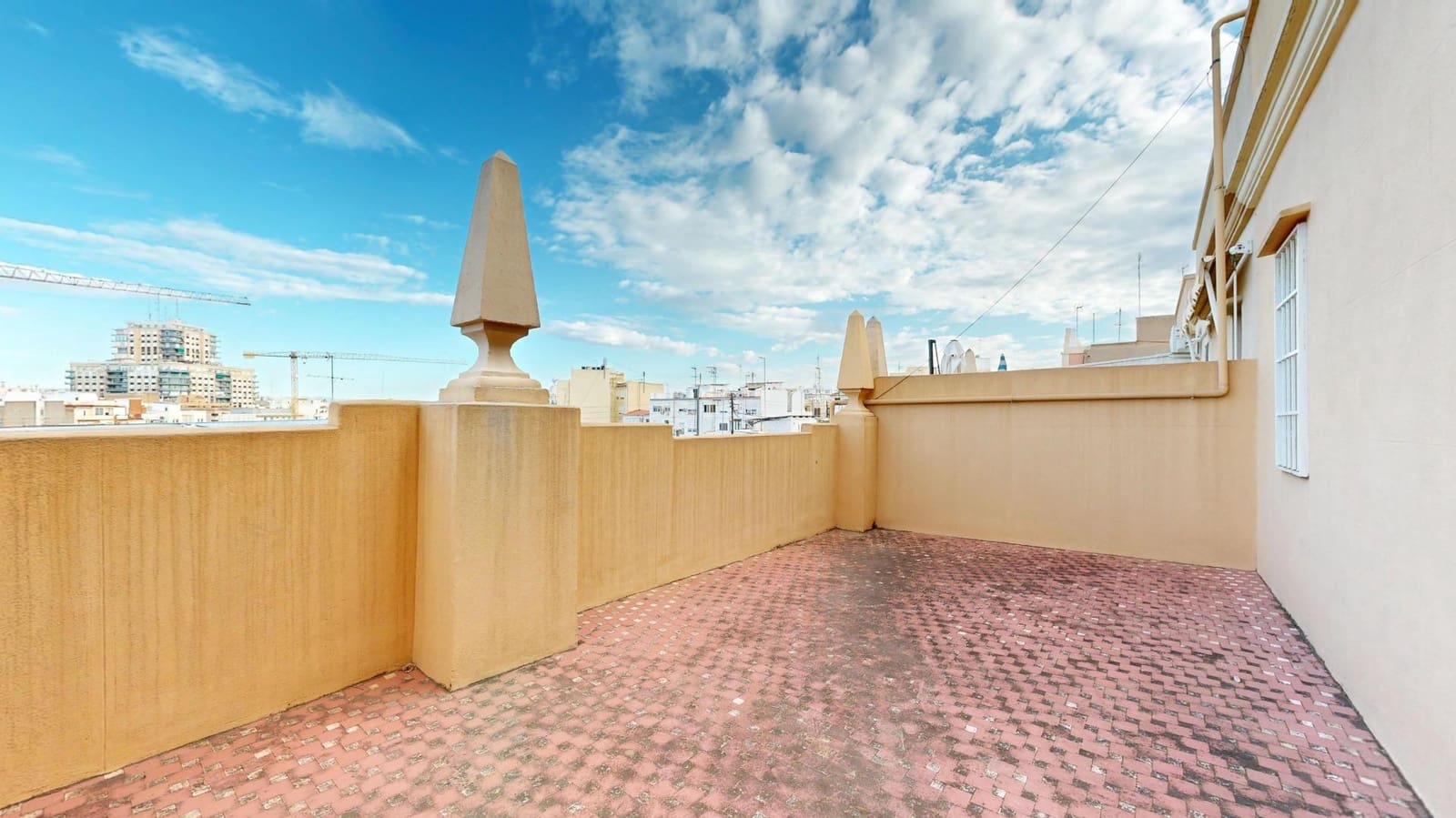3 bedroom Penthouse for sale in Valencia city - € 700,000 (Ref: 10171959)