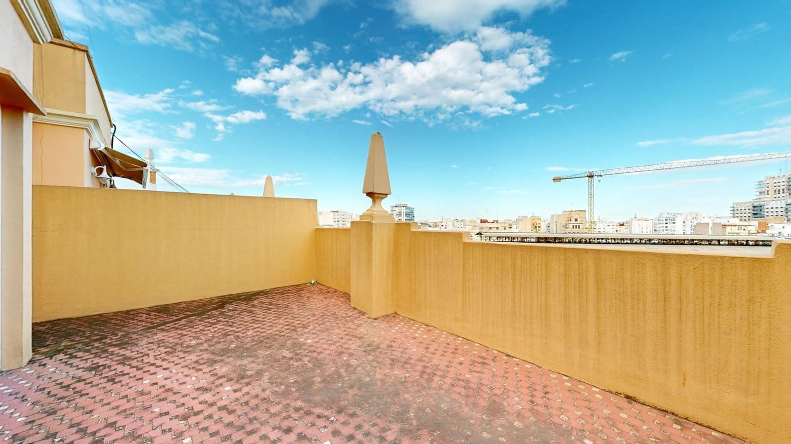 3 bedroom Penthouse for sale in Valencia city - € 700,000 (Ref: 10171959)