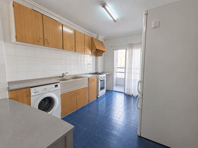Piso de 3 habitaciones en Ciutat Fallera, València ciudad en venta - 179.900 € (Ref: 10174646)