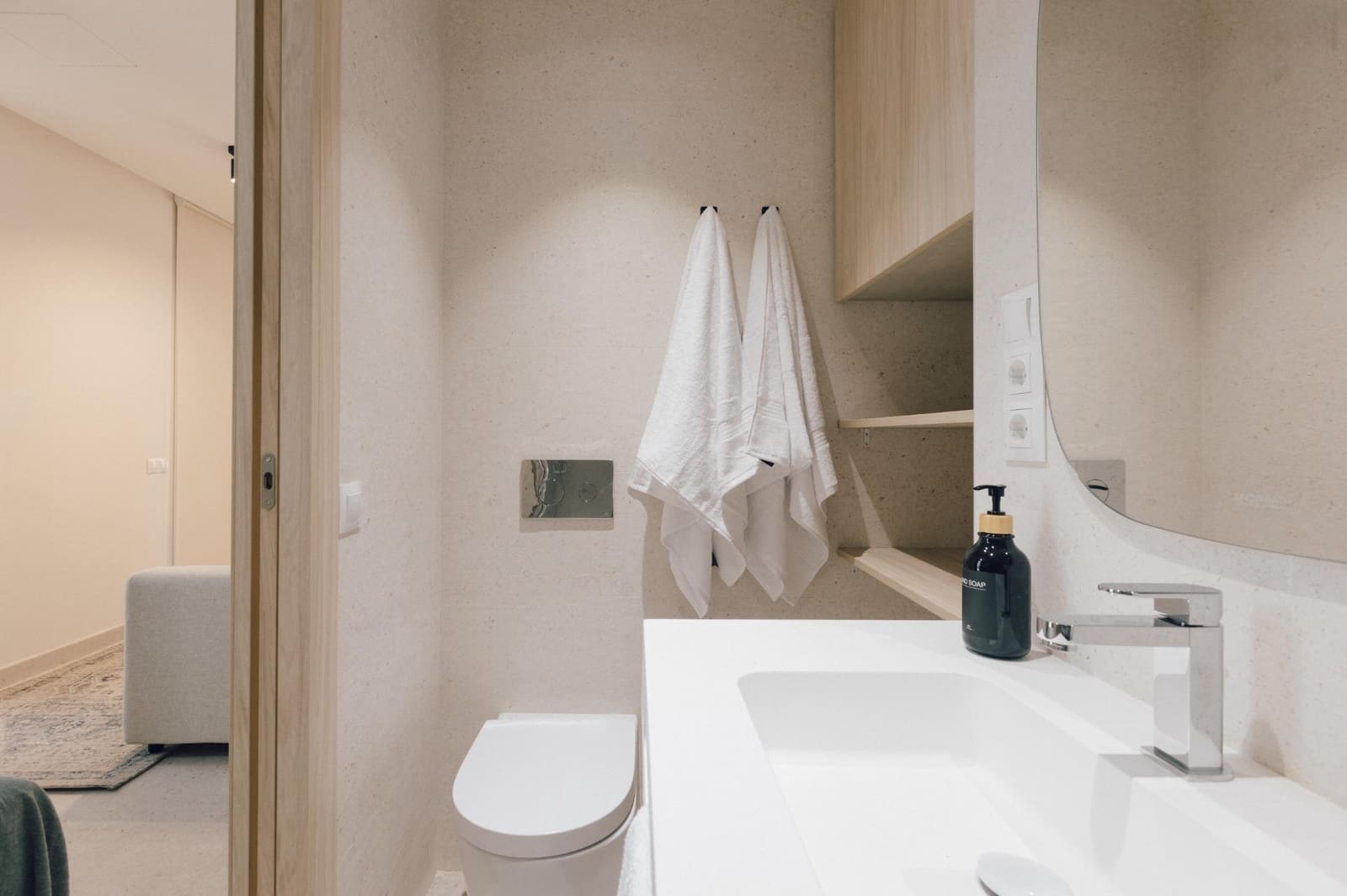 Loft for sale in Valencia city - € 180,000 (Ref: 10174647)